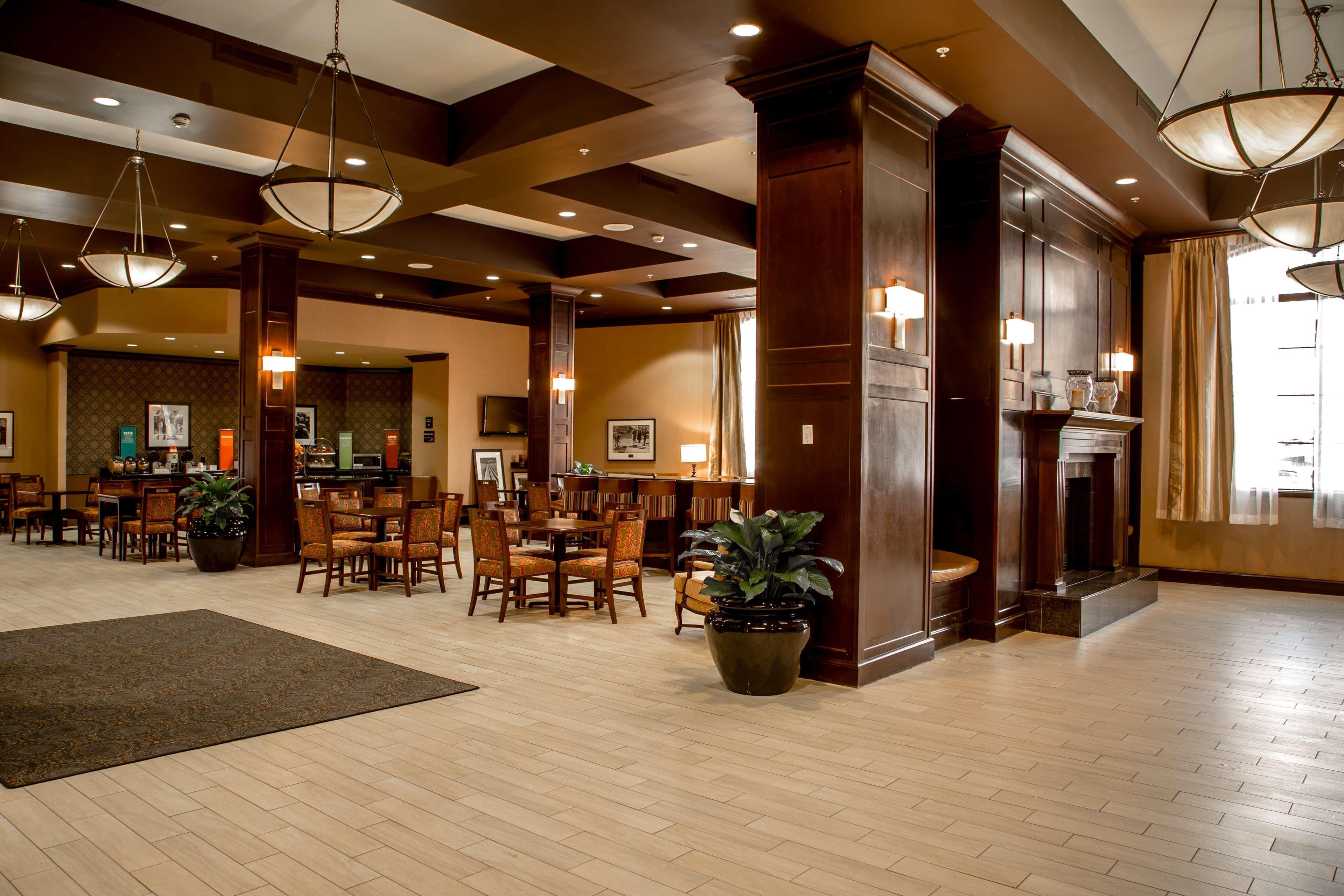 Hampton Inn & Suites Albany-Downtown Eksteriør billede
